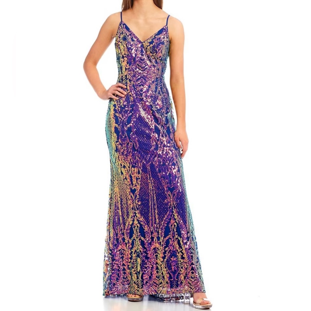 SEQUIN PATTERNED PROM DRESS